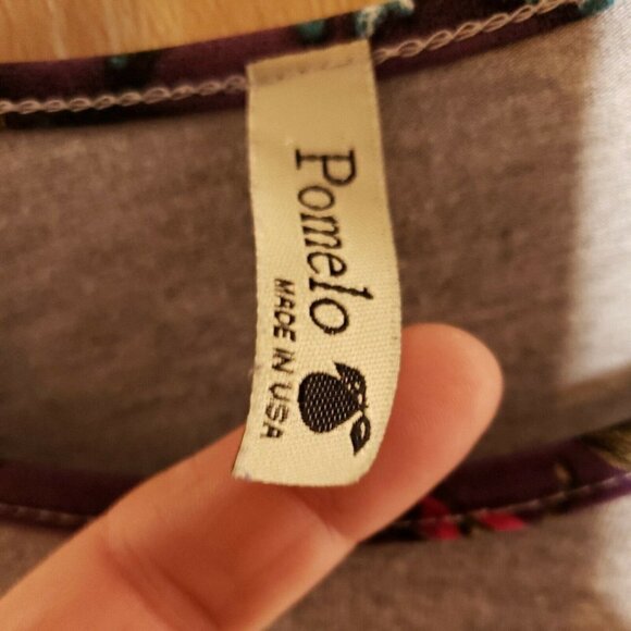 Pomelo Womens Grey Floral Raglan Sleeve Asymmetrical Top - Picture 4 of 4